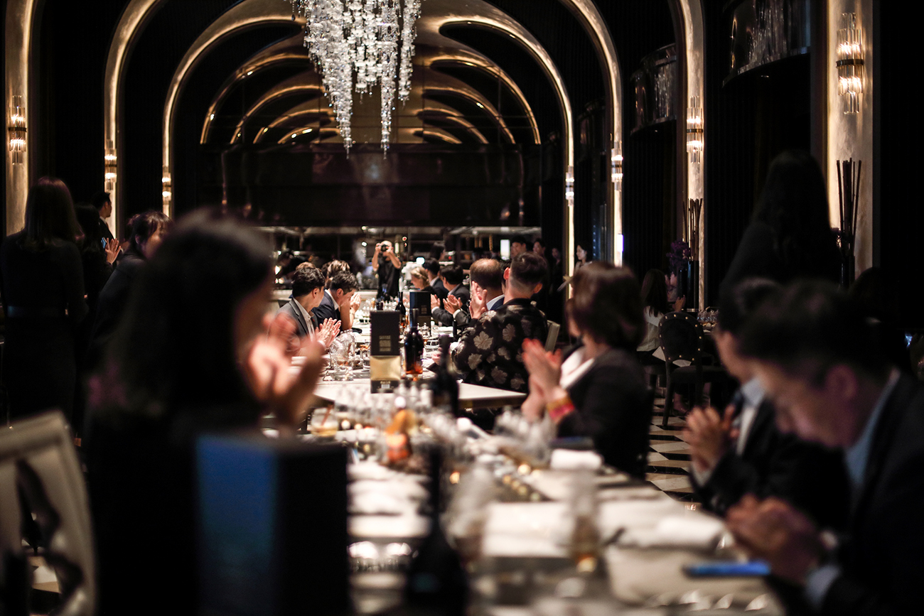 lunch crowd 1_1300 x 867